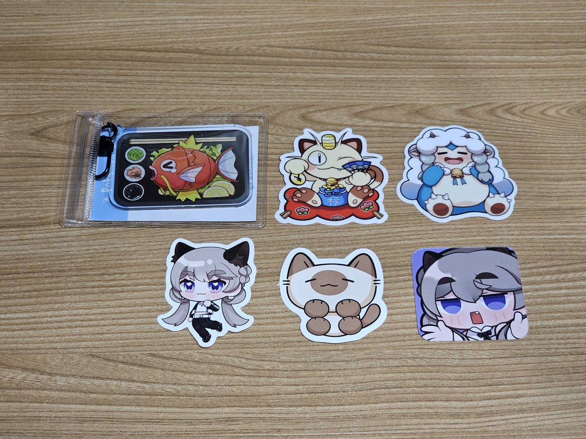 Very cute keychain and stickers from <a href="/Earllgrey2/">Earllgrey | Vgen | CF 21 - E12</a> 

Those stickers are so high quality I'm actually surprised. Worth!