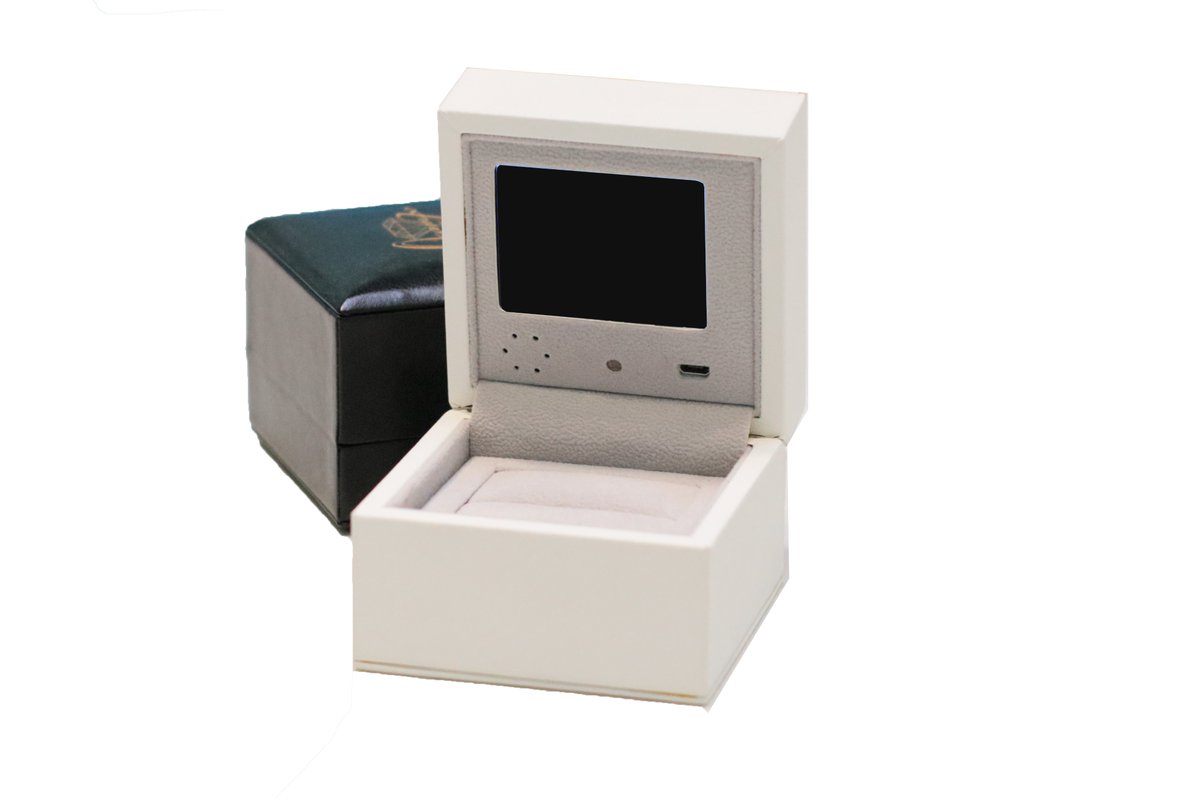 shinyltd's tweet image. 🎁 The true power of marketing lies in emotion.
Our Video Packaging blends creativity and technology — transforming unboxing moments into emotional experiences.
Make your brand unforgettable. 
#VideoBox #VideoBrochure #BrandExperience #CreativeMarketing #HeshengCreative