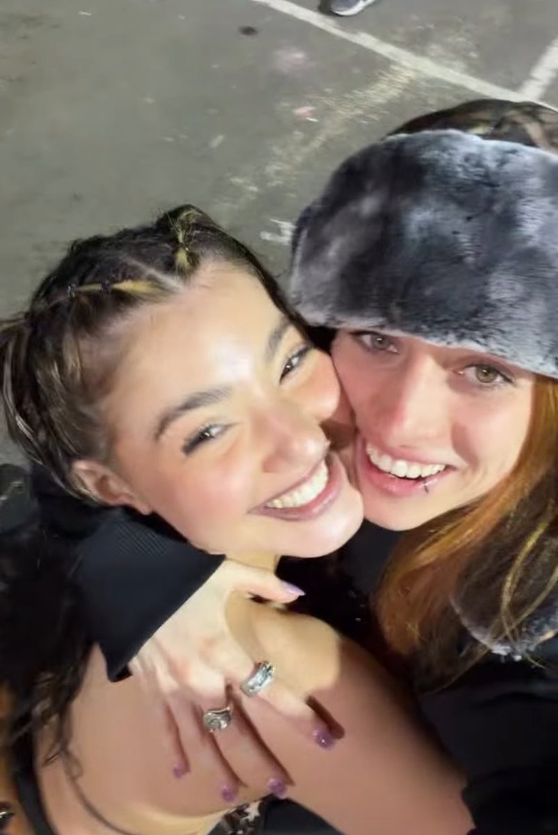 heshitmaker's tweet image. y un día bajó