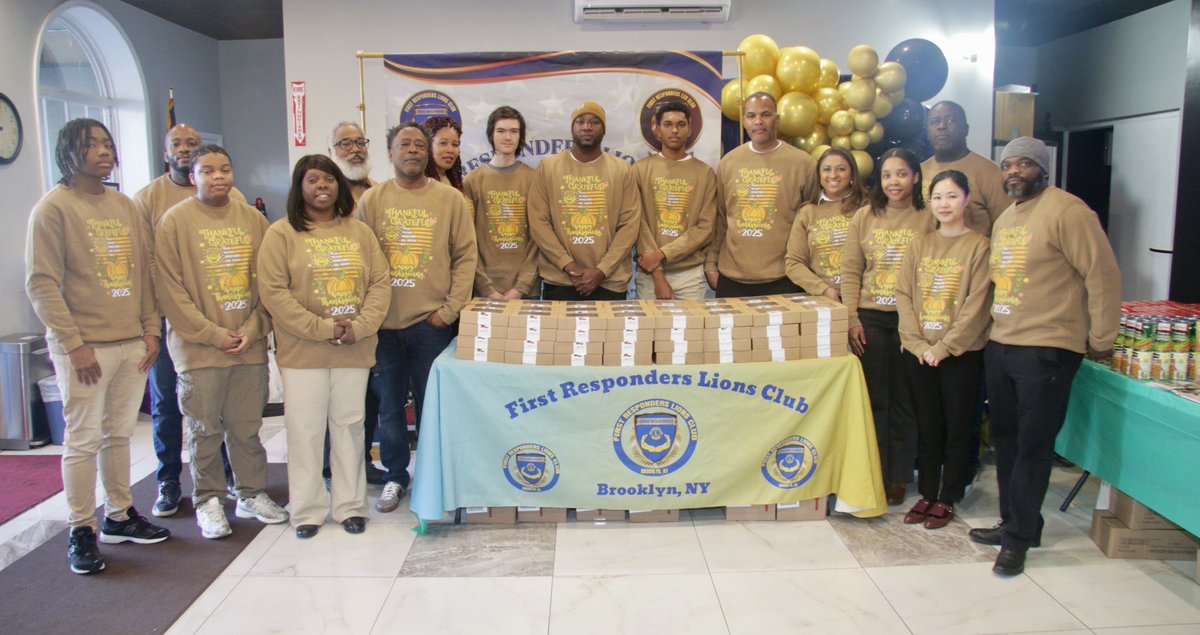DimpleWillabus's tweet image. First Responders Lions &amp;amp; Leo clubs partnered to host a pre-Thanksgiving pie and trimmings distribution at Liberty Bible Church. 
Additionally, 50 copies of NY’s youngest Author Anaya Willabus books were distributed to the youth in attendance.  
#NYPD