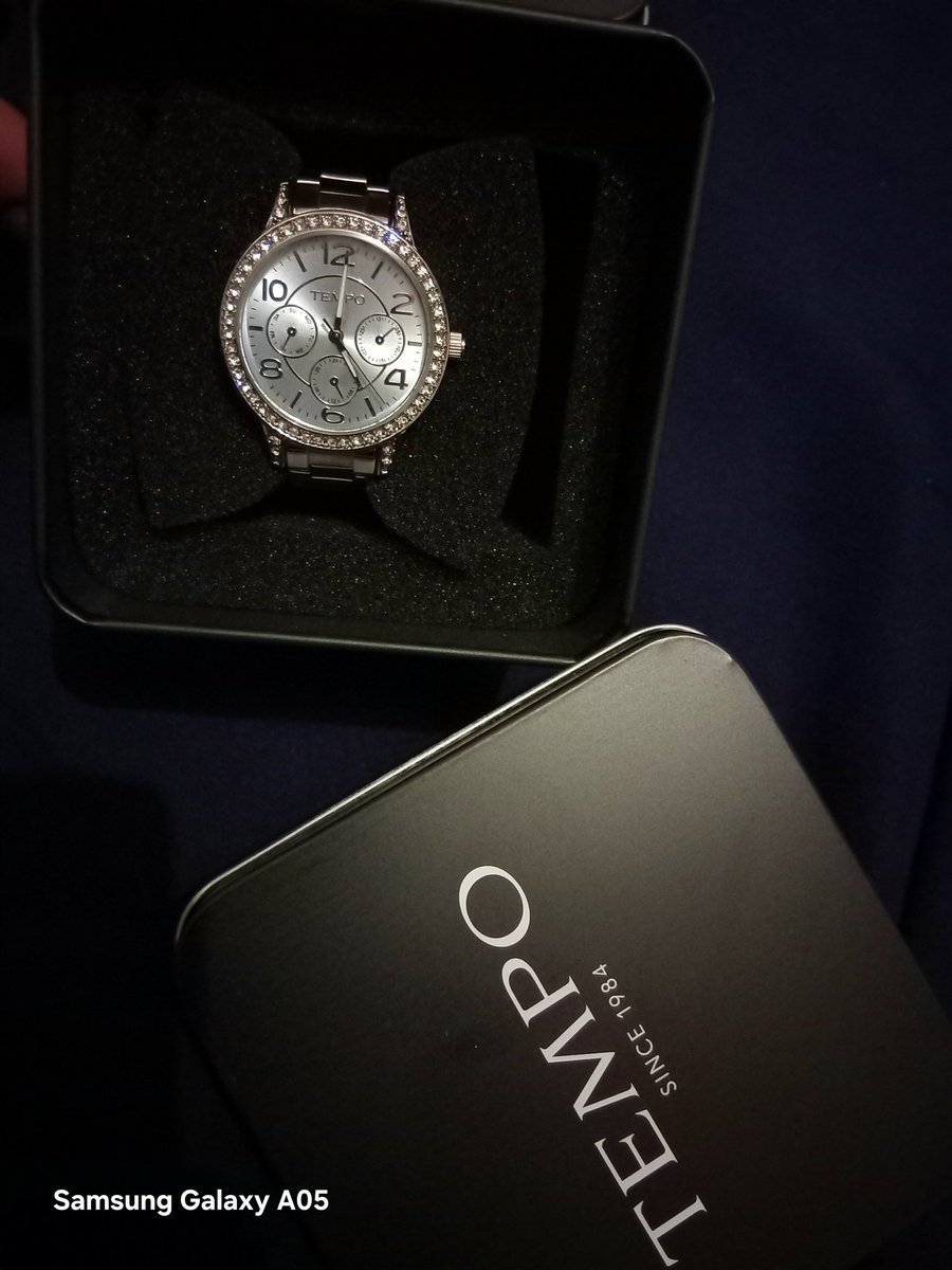 sgcishaza21's tweet photo. Hambani niyotsenga tempo watches..  you buy 1 you get 1 free🫰 https://t.co/i6MoppdFy8