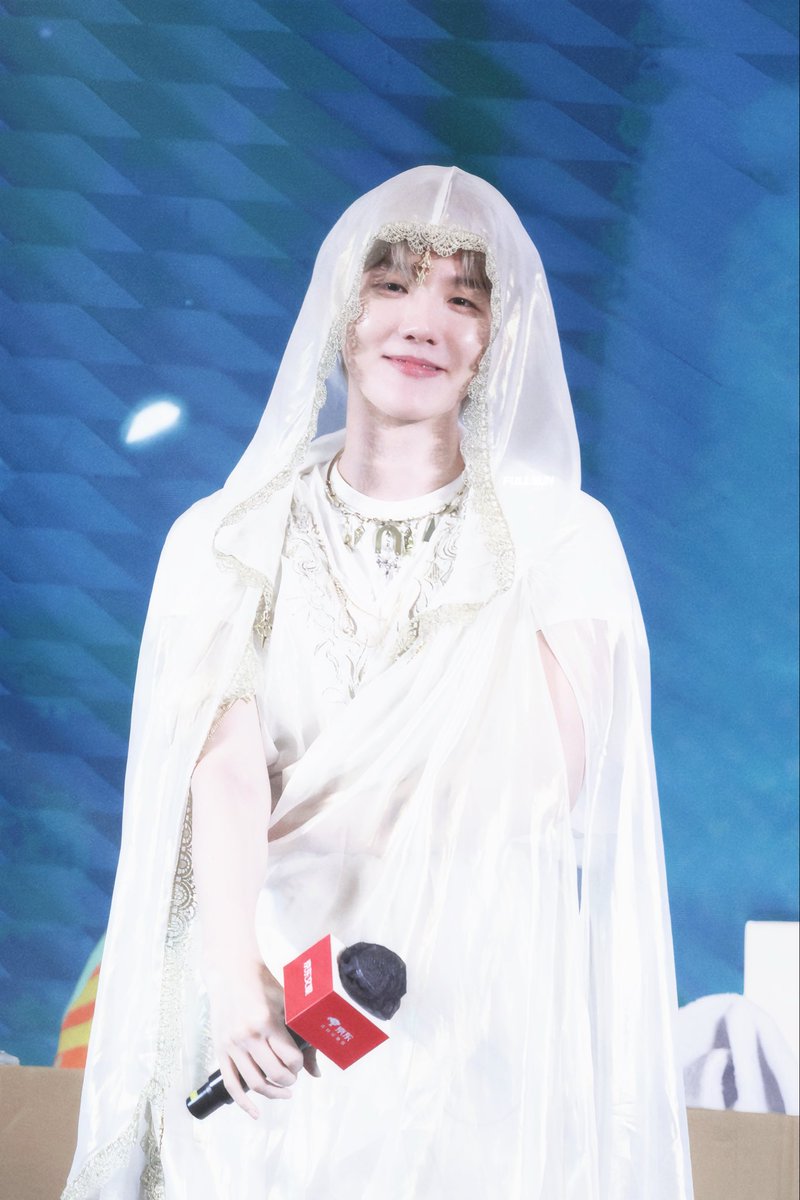 251116 JD IN SH
너무 예뻐⸝⸝⸝♡︎

 #BAEKHYUN #백현 #ベッキョン <a href="/B_hundred_Hyun/">Baekhyun_EXO</a>