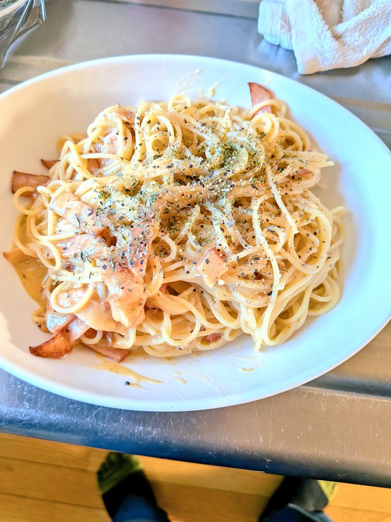 カルボナーラ作った 今日の昼食