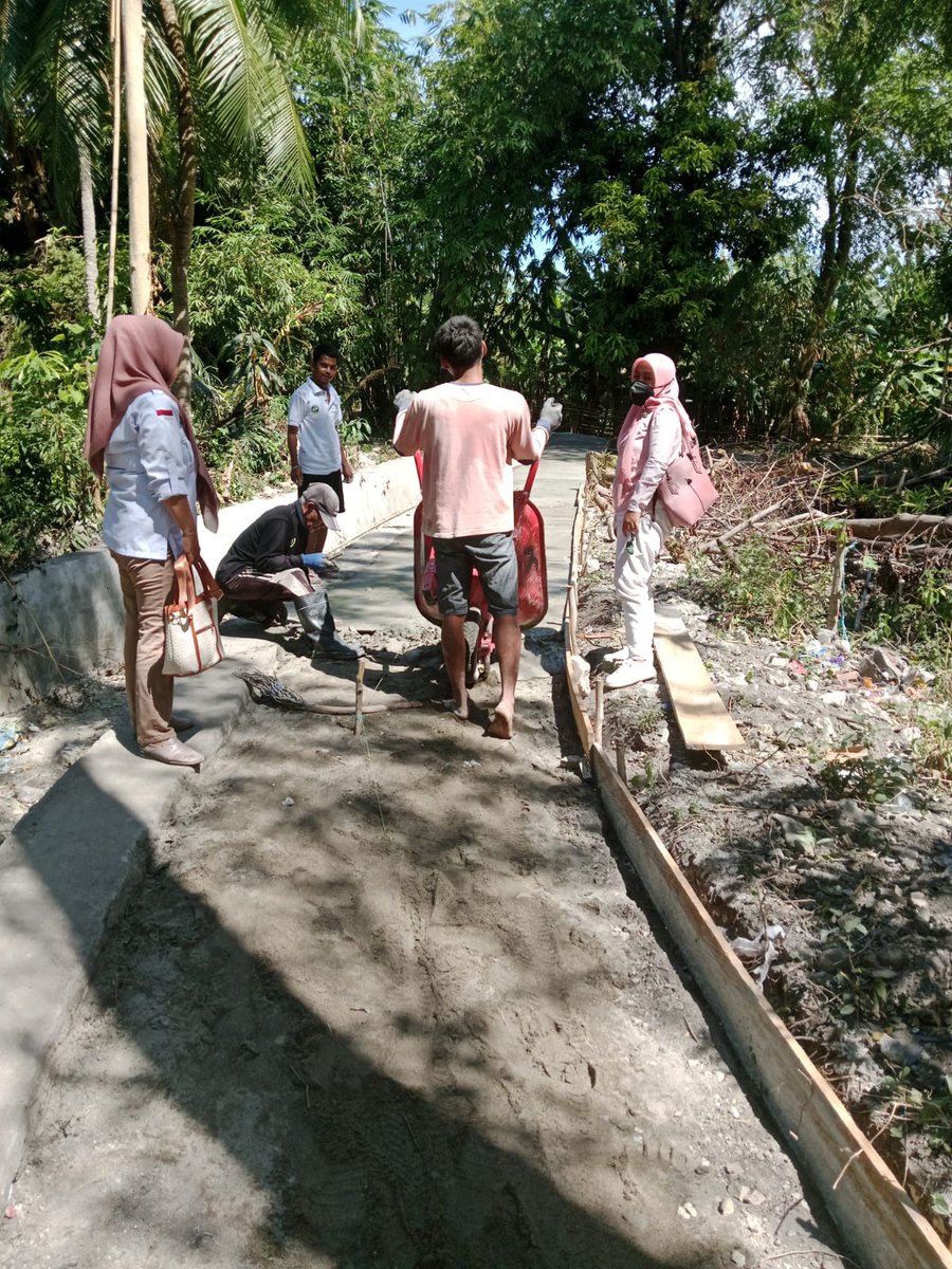 Gotong Royong Membangun Desa; wujud nyata kerja kolaboratif semua pihak dalam Membangun Bangsa

#TerimaKasihYandriSusanto
#SelamatkanDesaDariNarkotika
#DesaBersinar
#DesaGotongRoyong

<a href="/prabowo/">Prabowo Subianto</a>
<a href="/YandriSusanto/">Yandri Susanto</a>
<a href="/ArizaPatria/">Ariza Patria</a>