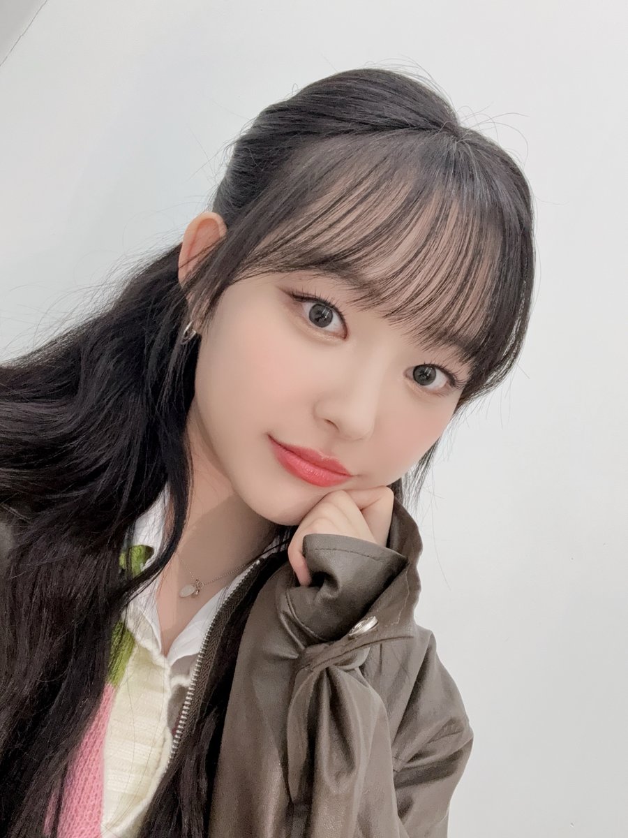 [📸] 251117 @ DLIVE TV <뻔뻔예보>

#LIGHTSUM #라잇썸
#YUJEONG #유정
#뻔뻔예보