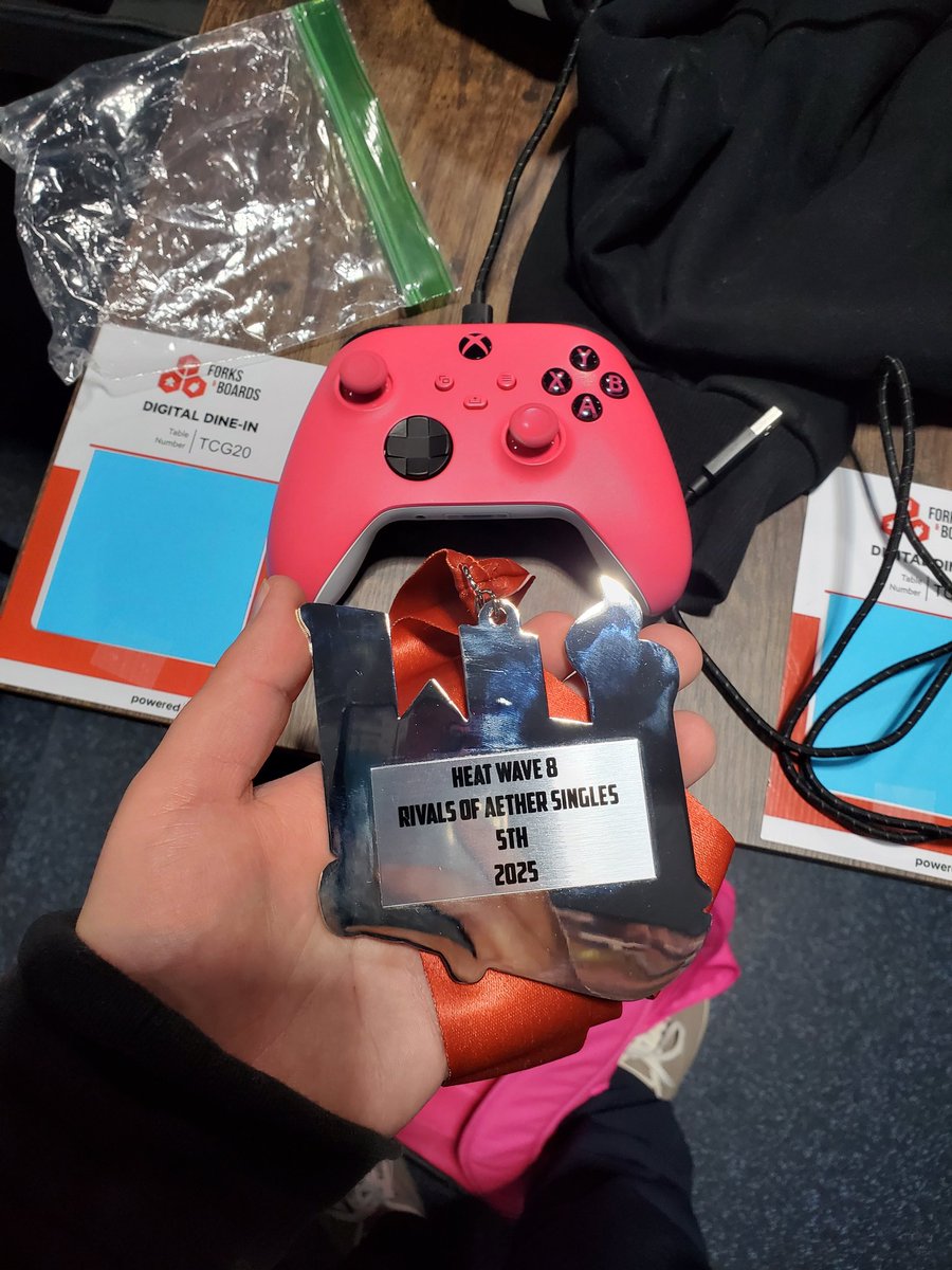 Hey_Chompers's tweet photo. The adrenaline I got after landing this may have led to me having the worst DI of all time on maypul Dstrong but this is probably the sickest thing I've ever done and I will never top it lmao

GGs all ✌️
5th at Heatwave https://t.co/5KZbDjqQYr