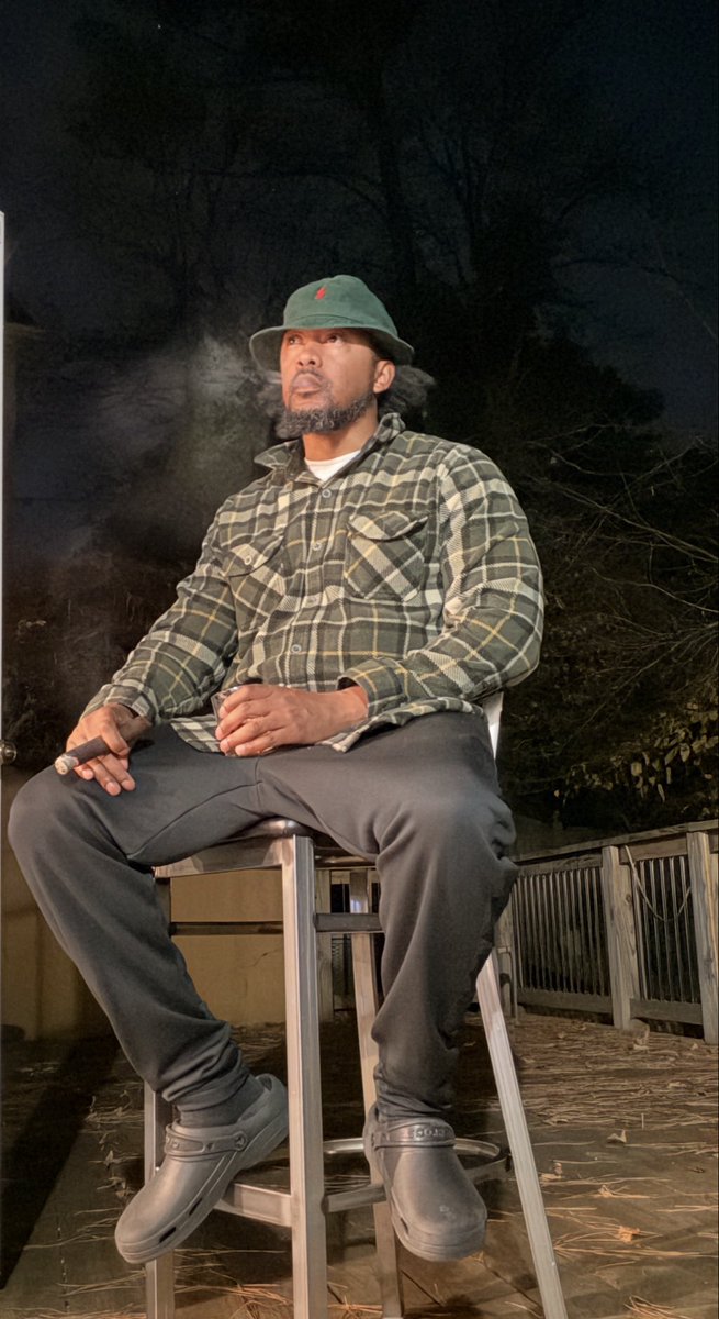 Long ass day. Smoked some chicken this morning. Hung out downtown and tailgated, made it to the santa photo shoot. Now back home at ease smoking a cigar, whiskey and football.