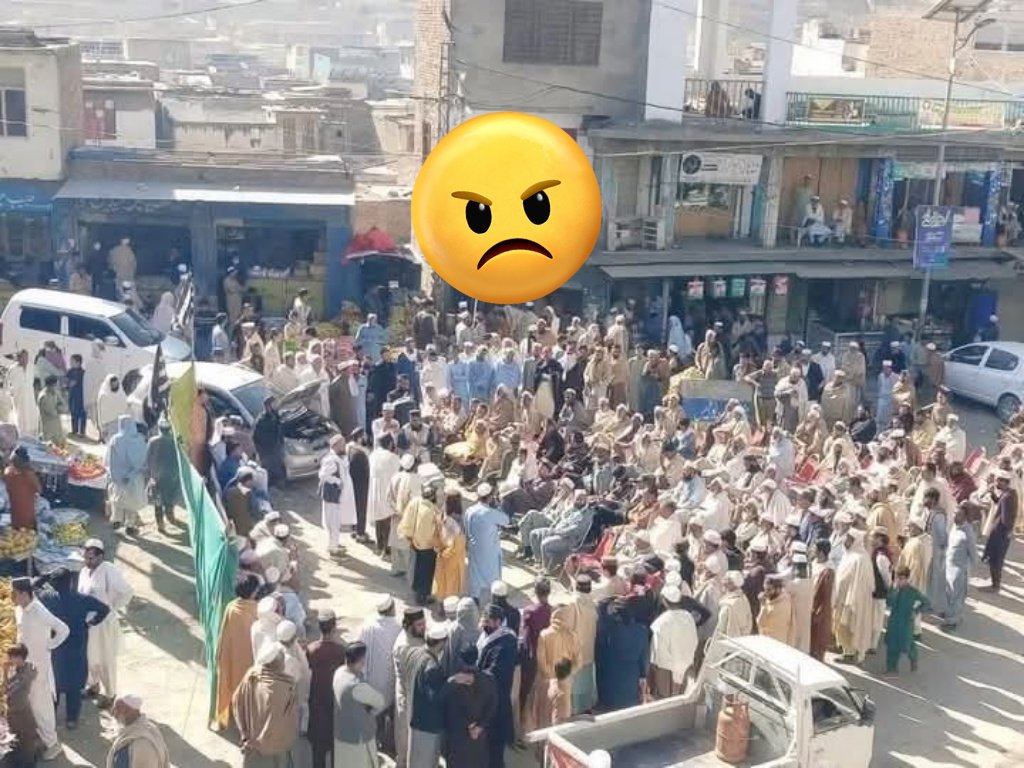 پاکستان او خلک یې اوس هڅه کوي چې لاره خلاصه شي، تر څو د دوی د مالټو بازار خراب نه شي چې وخت یې نزدې ده.
دا پرون چې کوم خلک په لنډي کوتل کې راوتلي وو او د پاکستاني حکومت خلاف یې شعارونه ورکول، دا ټول د حکومت په اشاره راوتلي وو.
 😒