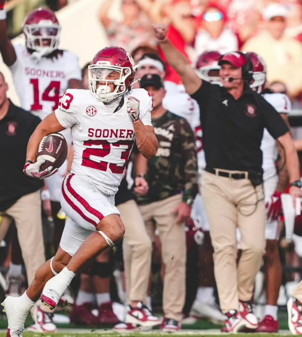 OKDAVE3's tweet image. This pic is priceless! Boomer Sooner!
