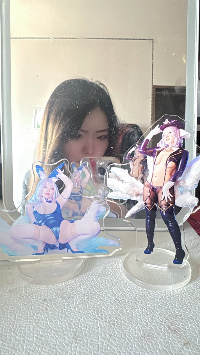 アクスタ届いた- ̗̀📦 ̖́-

両面印刷だじょじょん