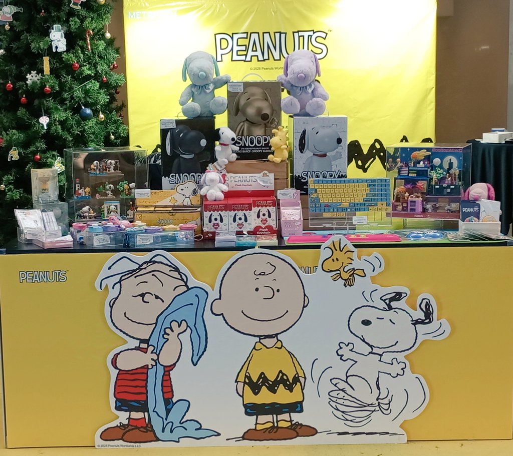 woadriene's tweet image. shop @Snoopy craft figure @Pavilion_KL