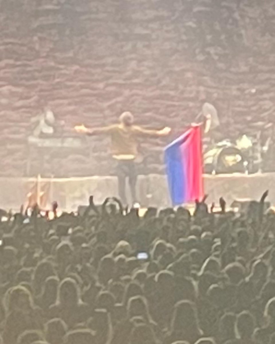 phannie4eva's tweet photo. thinking about bisexual jesus hozier https://t.co/75QhuA8LB6