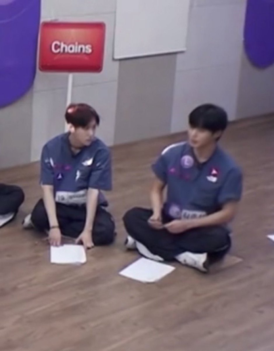 haoseoist's tweet photo. 3. eventually they were both assigned in chains and there weren't many interactions we saw of them other than js choosing jh as the kp. #fuckmnet https://t.co/slUfzxHtBC