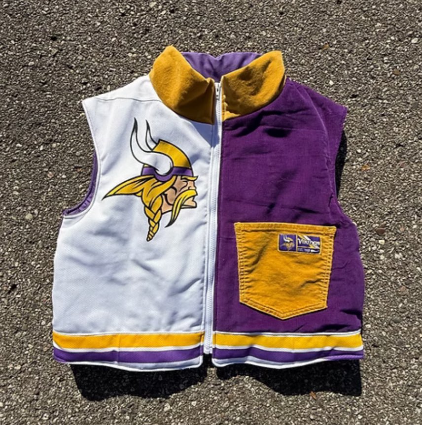 shelbytweten's tweet image. Some of the new puffer vests already available on the site! Act fast before they’re gone! 💜💛 #skol 

@ARIESARCHIVE1 

ariesarchive.com