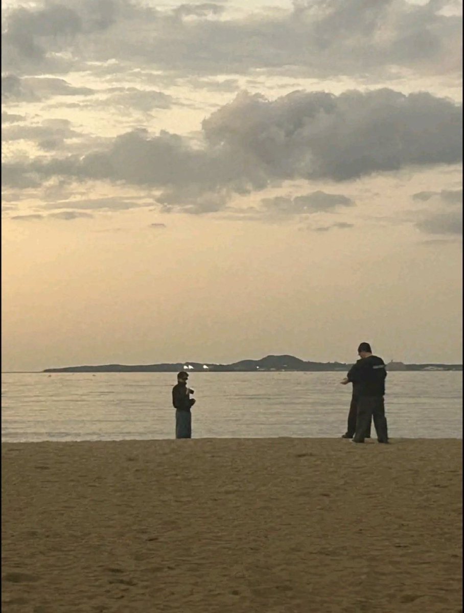 asahiflare's tweet photo. op spotted Asahi taking pictures at Momochihama Beach in Fukuoka the day before the concert. can’t wait for Asahi to share his photo dump 📸 #아사히 https://t.co/RupFprYzZ6