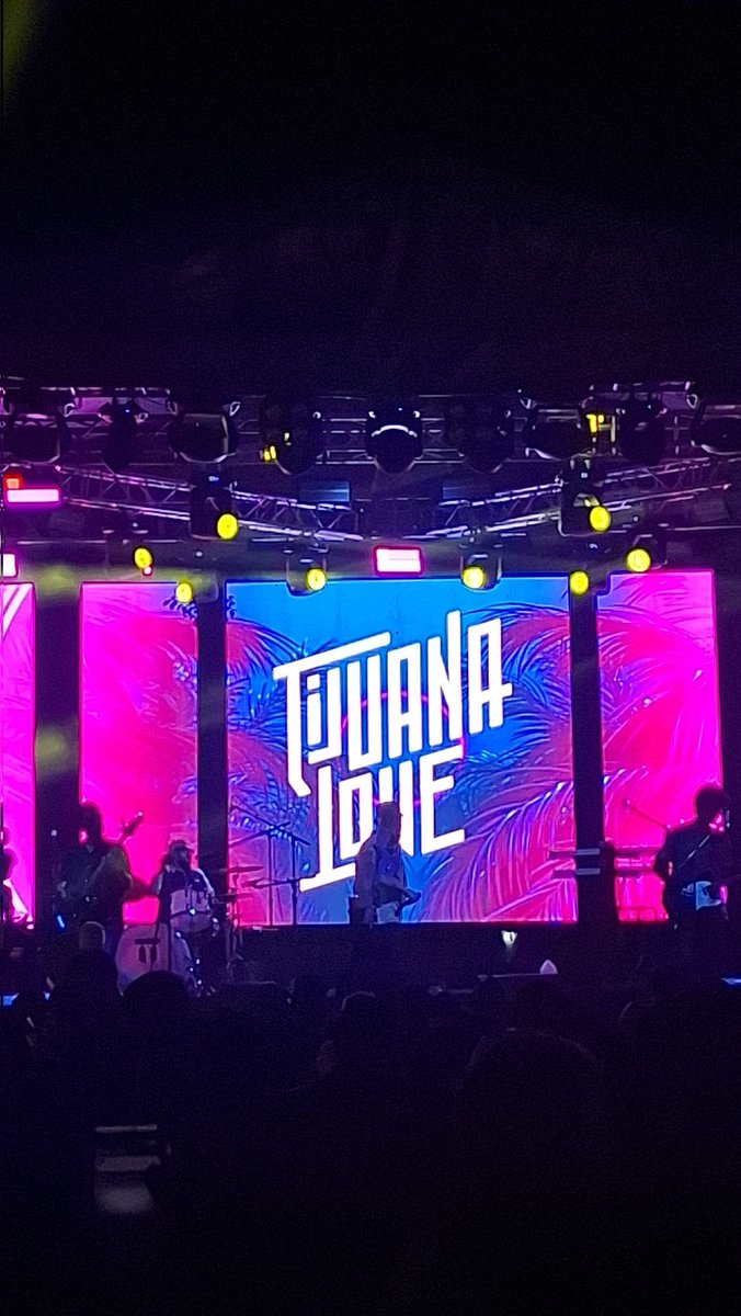 Sunday Funday con Tijuana Love <a href="/canchez/">RZ</a>