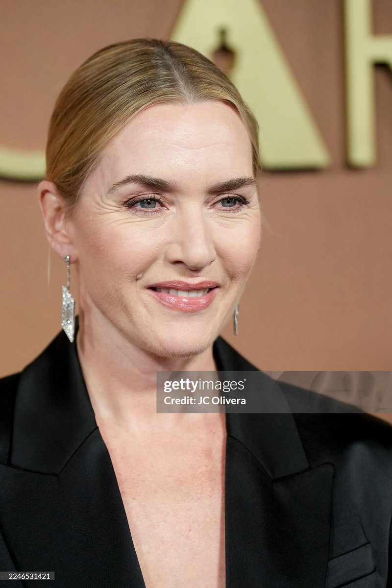 PratyushBarik03's tweet photo. Kate Winslet attends the 16th Governors Awards at the Ray Dolby Ballroom at Ovation Hollywood in Los Angeles
#katewinslet #goodbyejune #miathreapleton #JoeAnders #avatarfireandash #avatarthewayofwater #avatar #titanic https://t.co/3CRxbp6N1L