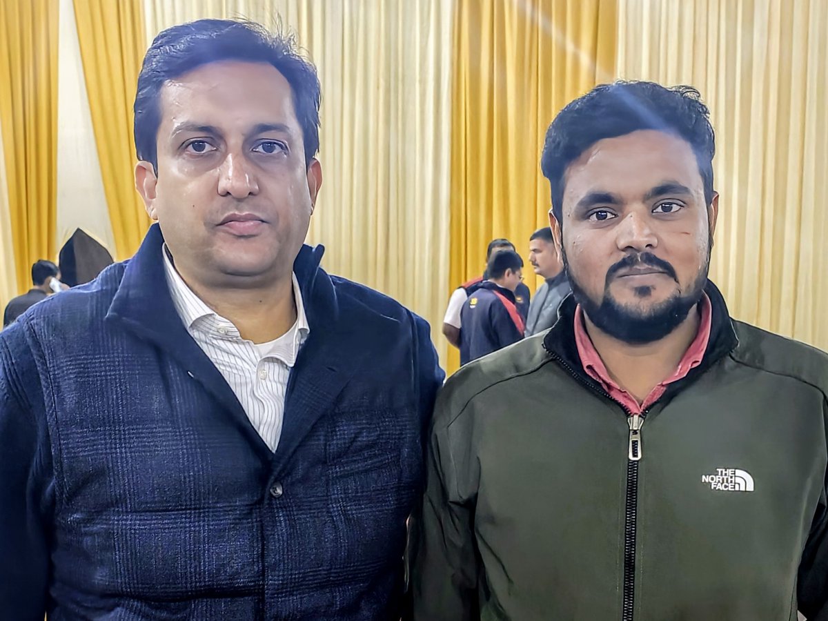 really_rishi's tweet photo. 2020 में मगध–शाहाबाद की 48 में से #NDA को सिर्फ 8 सीटें मिली थीं। 

लेकिन इस बार भाजपा केंद्रीय नेतृत्व ने जब @RiturajSinhaBJP भैया को प्रभारी बनाया, तो पूरा समीकरण बदल गया। 

#NDA ने 39 सीटों पर शानदार जीत दर्ज की है। इस ऐतिहासिक सफलता का श्रेय निस्संदेह ऋतुराज भैया को जाता है। https://t.co/EnssQ1MiRo