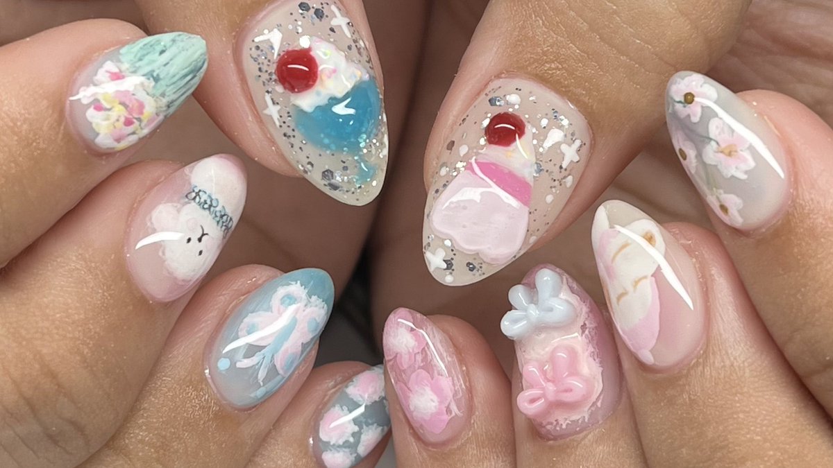 pangsict's tweet image. my nails for the past 4 months !!!