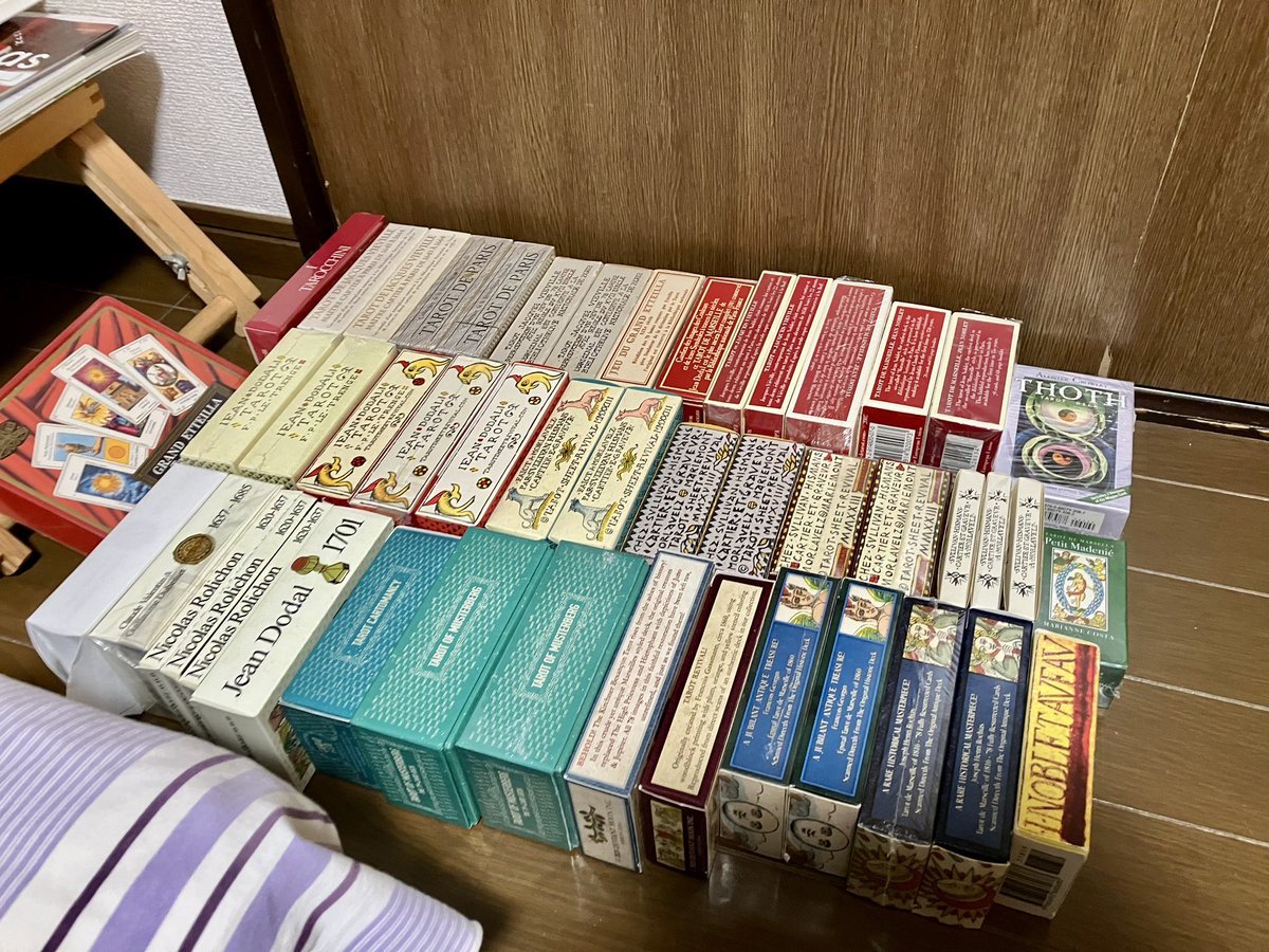 DGnciXP7Y9oQ2zB's tweet image. 極一部のコレクション…倉庫借りたい😆
#tarot #tarotcollection