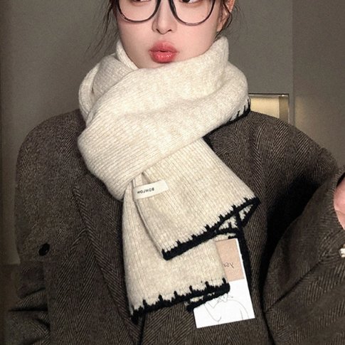 ruby11di's tweet photo. この韓国マフラー、巻くだけで育ち良さの詐欺。軽くて暖かく、上質に見える三拍子で冬の首元を支配。軽いのに存在感だけ重厚、可憐なふりして影の支配者爆誕。 https://t.co/GXkoqbUL3R