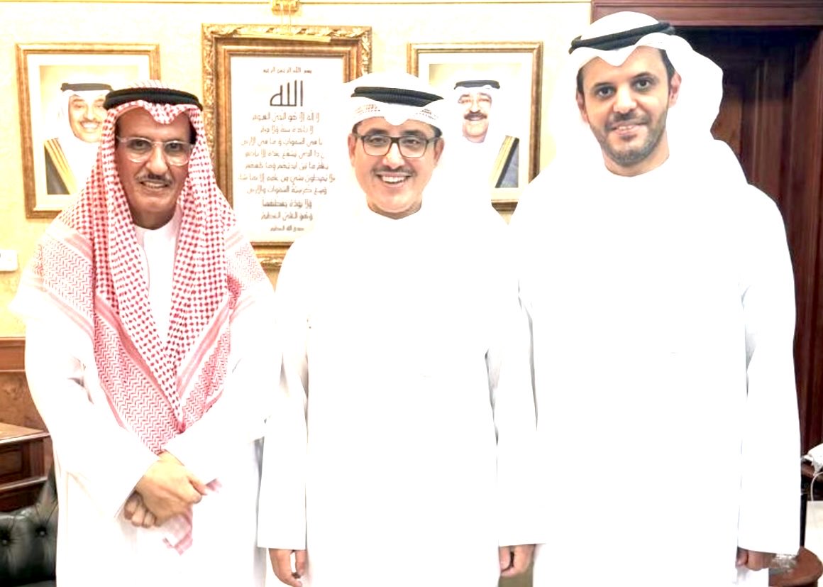 تشرفنا بلقاء معالي الدكتور احمد ناصر المحمد الصباح، وهو قامة وطنية ومثقفة تمتاز بسعة الاطلاع وعمق الرؤية. كان اللقاء ثريًّا بما طرحه معاليه من أفكار رصينة وتحليلات قيّمة تعكس خبرة طويلة وثاقبة في العمل العام والسياسي والدبلوماسي. نتقدم بخالص الامتنان والتقدير لمعاليه على الوقت