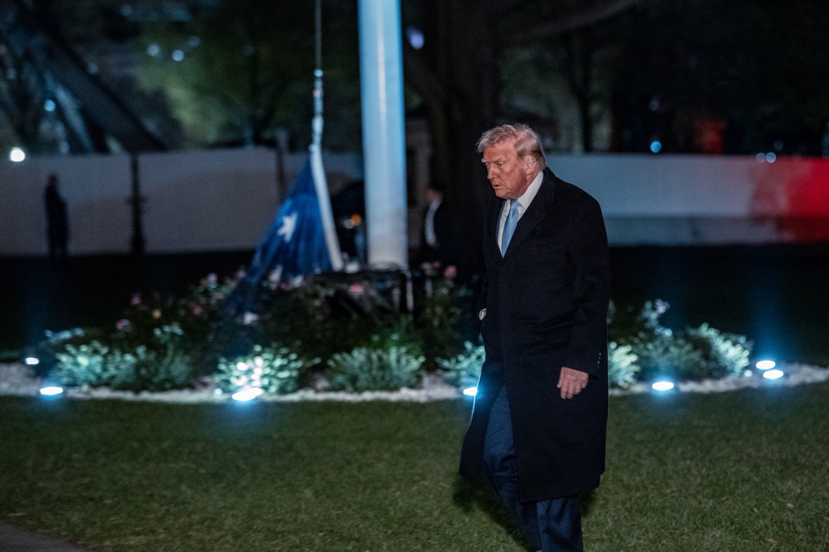 PenguinSix's tweet image. The @POTUS returned to the White House but the rotor wash from Marine One blew down the American flag on the new flagpole. UPDATE: Upon review of additional footage, it appears the flag was down before Marine One arrived. Not sure why.