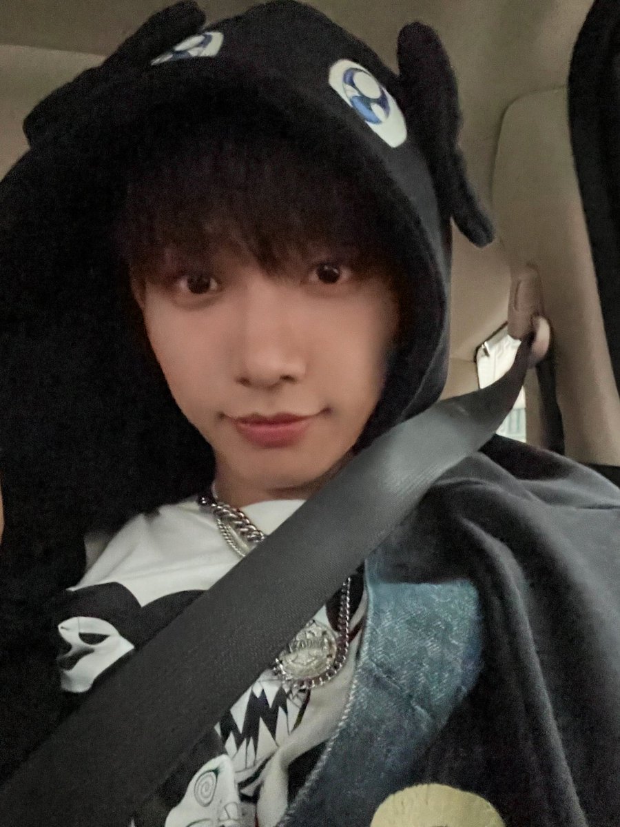 𝐏edí un Didi para llegar puntual al #𝐥ab𝚞bu𓋰𝑏üt y lo que más me costó fue que alguien eligiera mi camino, así que le hice a la antigüita, me robé un coche de la empresa solo para poder escuchar the #ᵯons𝕥ǝr𖤍ʼℜad𝕚︪︩o.

𝐢na͞r𝕚zak𝕚'𝚜 𝐬ǝ𝕥ter · ✳︎ #𝐥ūci𝑓er !