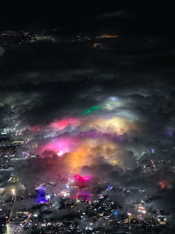 Rainmaker1973's tweet photo. Bird's eye view of Las Vegas on a rainy night https://t.co/SHVIysT3YV
