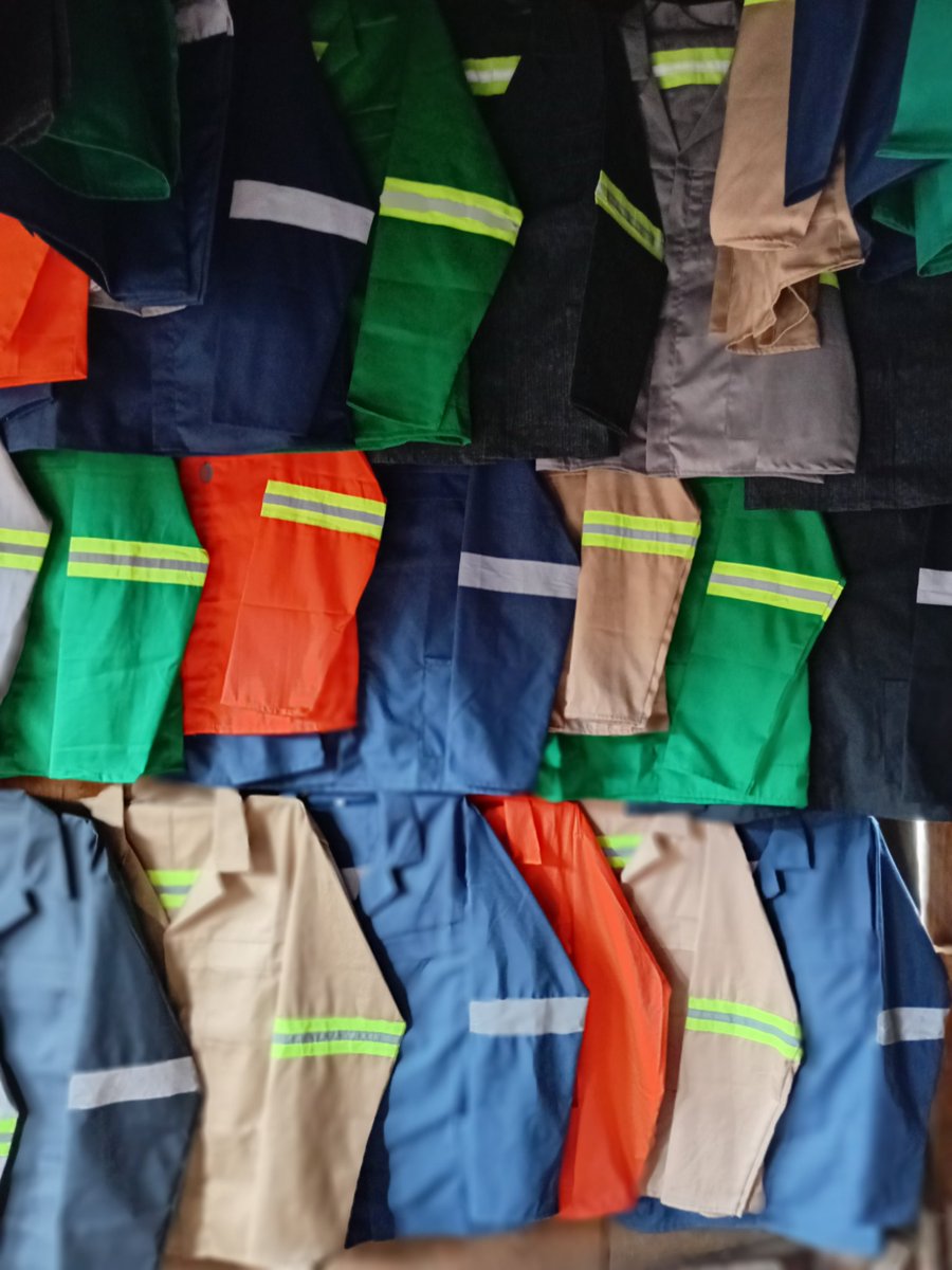 FaithEmmanuelah's tweet photo. Zokuti TL ili busy ndikudzuwa komabe tingulenkoni amzanu🥲

F1 and F2 ma k40,000 I can also customise to colours and sizes you want. Open for bulk orders at wholesale price
F3 ndipaseni ma k170,000
F4 ma k70,000
Limbe Blantyre 
0885176353 https://t.co/ESvJGB5KHW