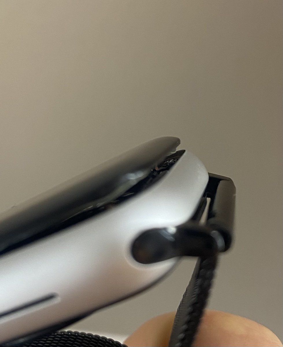 Apple Watchがこんな事に😭
#Apple Watch