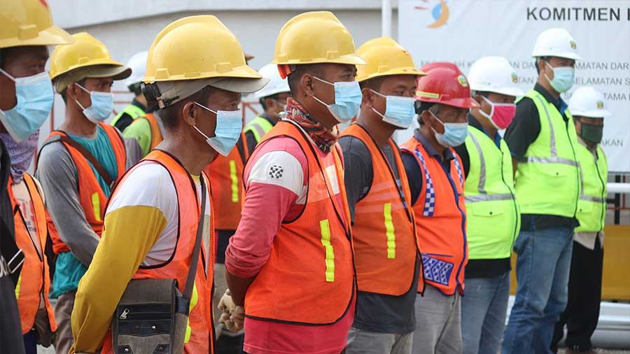 ASEANBriefing's tweet image. Foreign investors should review payroll, #BPJS &amp;amp; expat docs, standardize #HRPolicies, and set up an inspection-ready file within 3 months. By 6 months, integrate HR, finance &amp;amp; legal into a #ComplianceDashboard.

See what this means for your business ⤵️
ow.ly/iGgk50Xry1Z