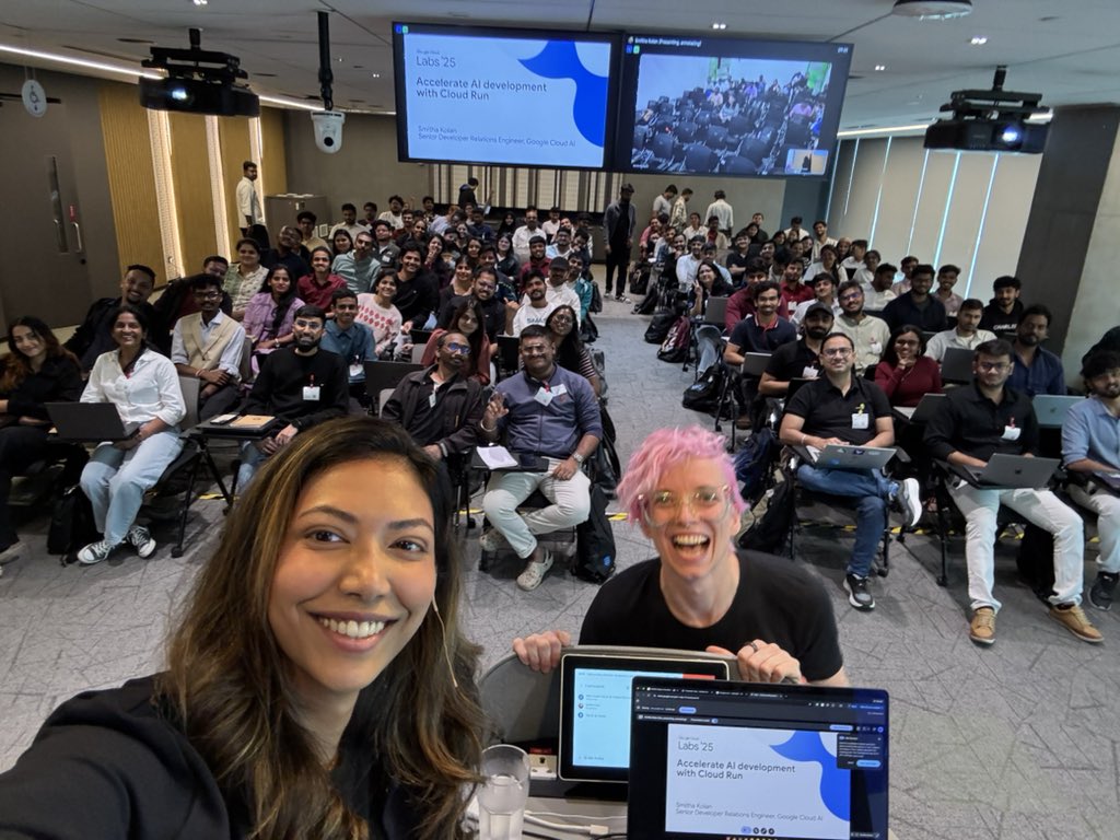 Just about to give my first keynote at <a href="/Google/">Google</a> in Bangalore on Building AI Agents! There’s 500 people here in total! 

Wish me luck 🍀!