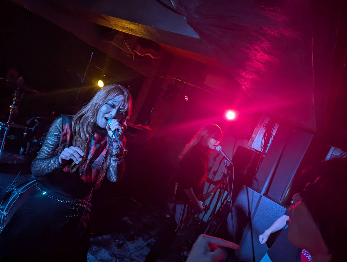 gureescape's tweet image. 中盤に未音源化の二曲
EDNには欠かせんこのイベントの為の曲
EVIL😈🤘
暴れたい🔥ぶつかりたい👊