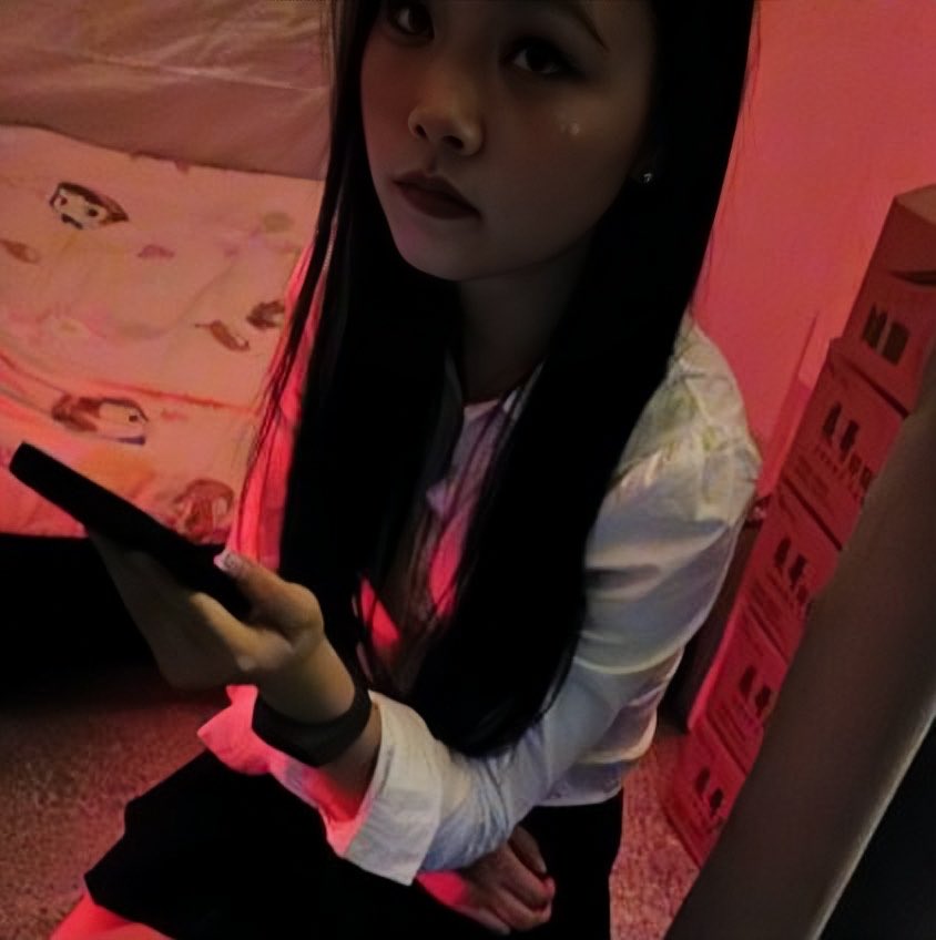 Conwayded's tweet photo. 这个视角的小姐姐还是很可爱的很不错3张拿下定位重庆巴南大学城
#站街 #扫街 #大学生 https://t.co/9HDfoezzRC