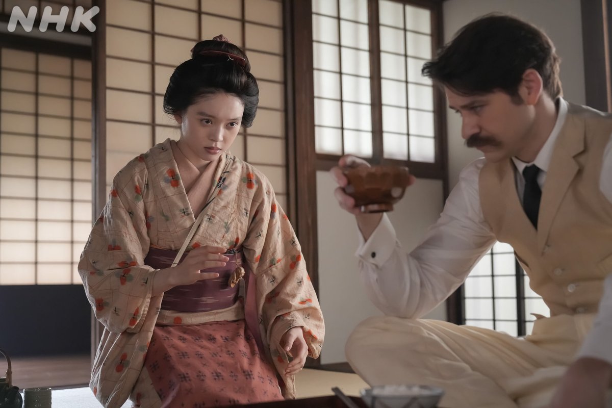 asadora_bk_nhk's tweet image. 蚊を退治するために、身を乗り出したトキでしたが…
「セッショウ、NO！」

生命を尊び、虫を愛した小泉八雲は、蚊も殺さなかったそうです。
八雲は、日本の虫にまつわる民間信仰や民衆文化にも関心を持ち、虫をテーマにした作品も残しています。

#髙石あかり #トミー・バストウ
#ばけばけ