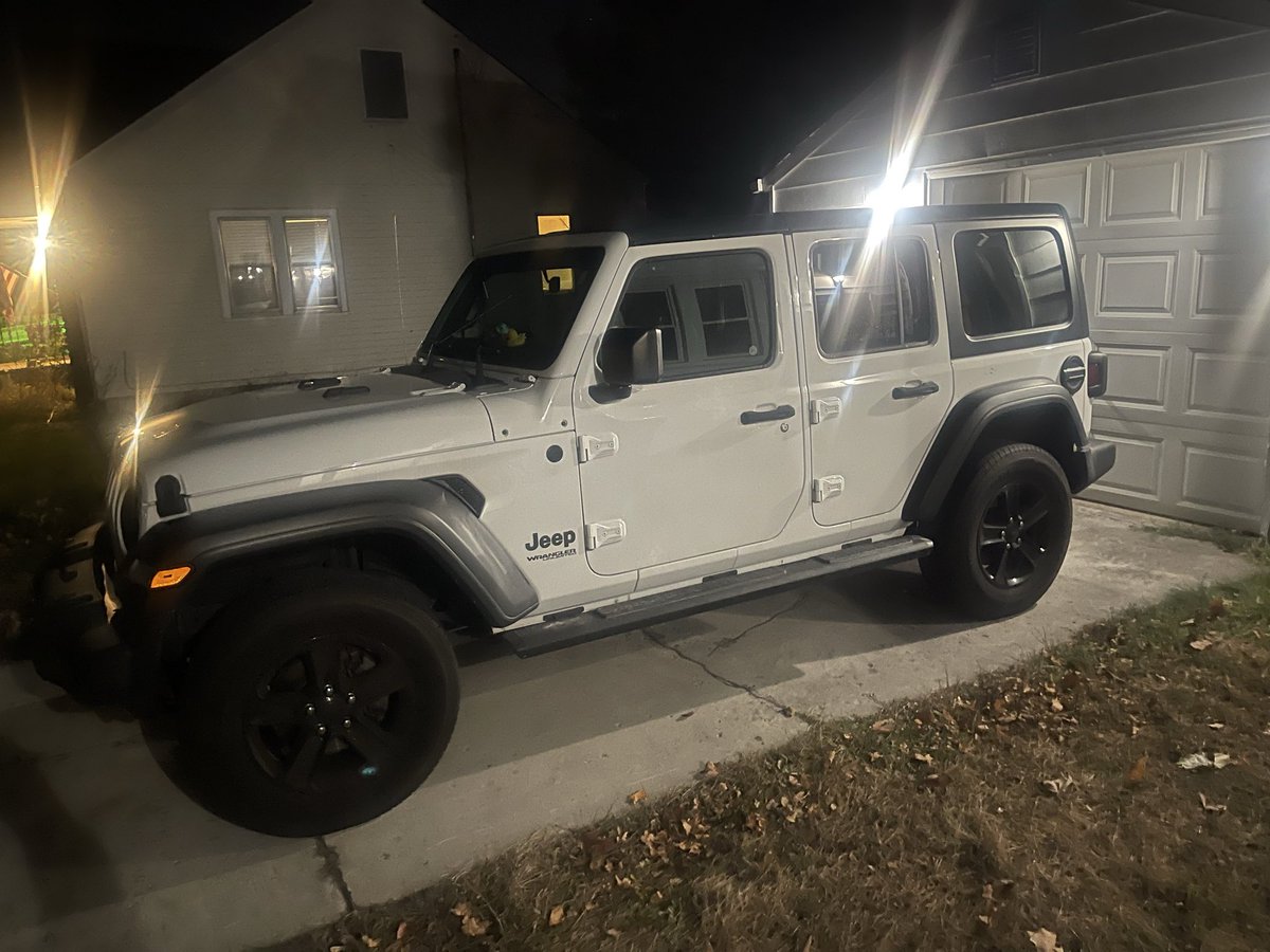 scrumdllyicious's tweet photo. #jeep #jeeplife #jeeprocks https://t.co/ezGG42tbAk