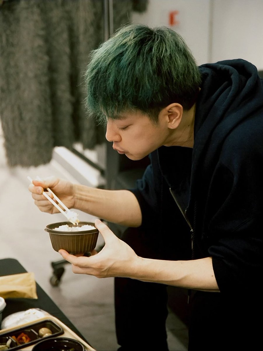 kirapi_pi's tweet image. こっち見た
なんちゃって笑
下ろした緑髪が可愛すぎた
#佐藤健