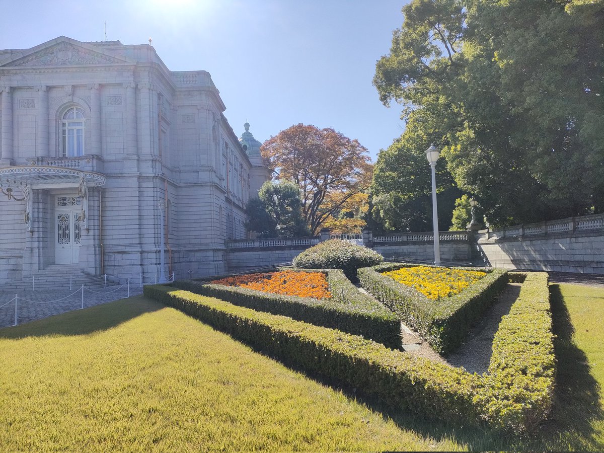 お休みをとって迎賓館赤坂離宮に行ってきた 和と洋が入り混じった庭