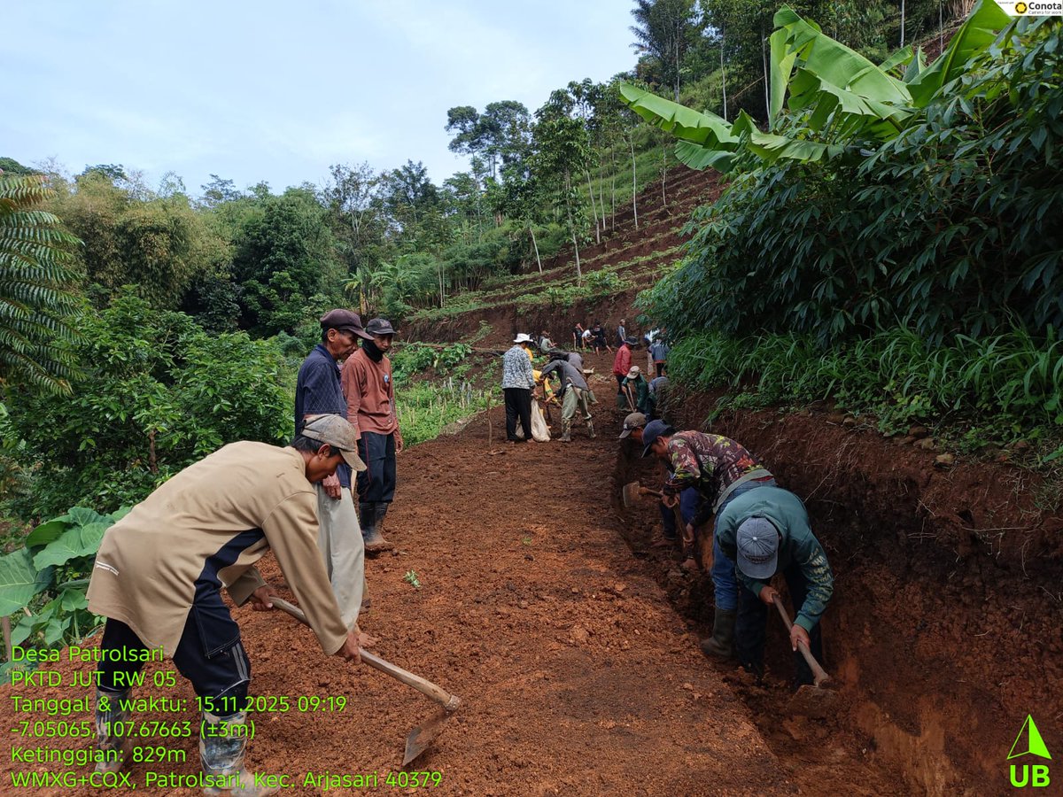 Gotong Royong Membangun Desa; wujud nyata kerja kolaboratif semua pihak dalam Membangun Bangsa

#TerimaKasihYandriSusanto
#SelamatkanDesaDariNarkotika
#DesaBersinar
#DesaGotongRoyong

<a href="/prabowo/">Prabowo Subianto</a>
<a href="/YandriSusanto/">Yandri Susanto</a>
<a href="/ArizaPatria/">Ariza Patria</a>