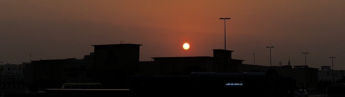 وكأنَّ صبحَ العمرِ من أنفاسِكِ يُسرى !