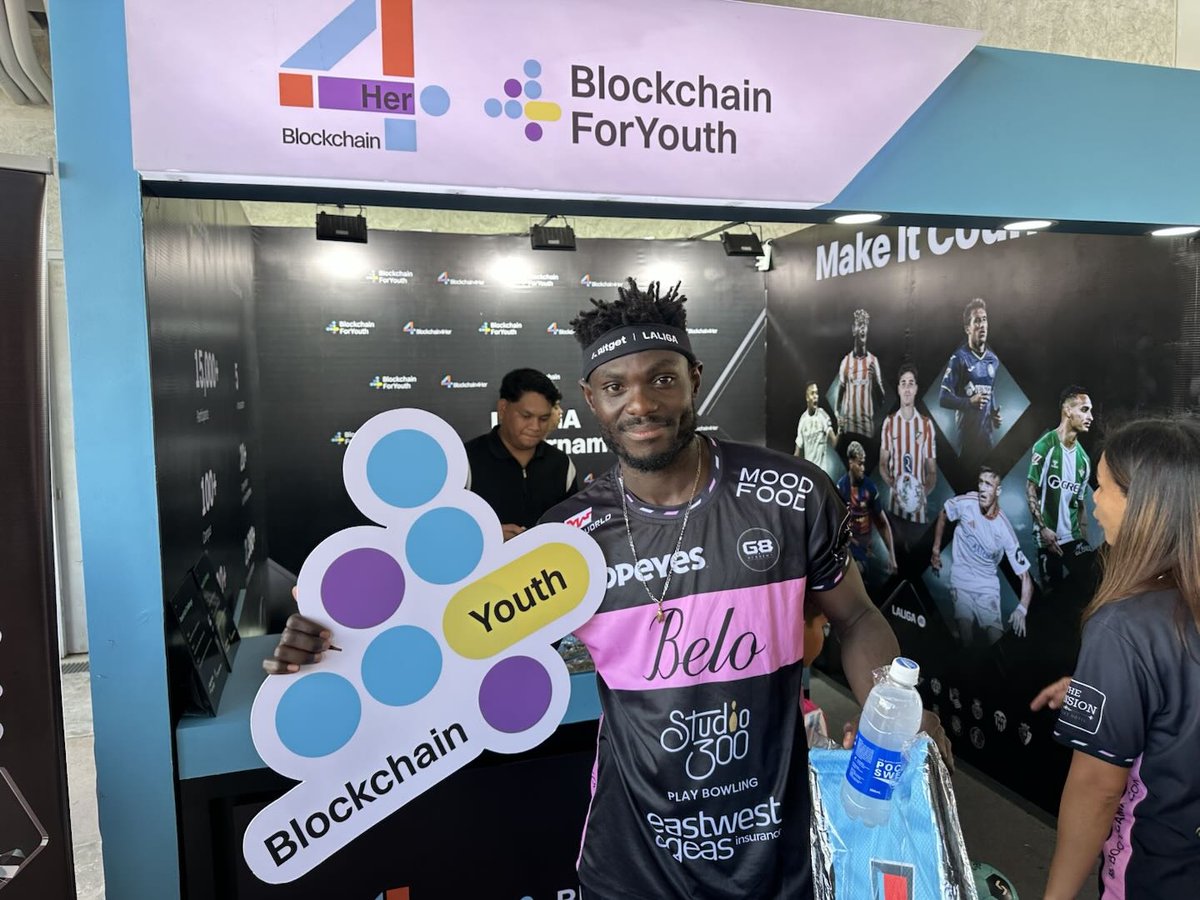 bitget's tweet image. This weekend in Manila, we kicked off the #LALIGAxBitget Youth Tournament alongside our #Blockchain4Youth initiative — bringing the game and new ideas together in one place.

⚽️ Fun on the pitch, learning in the mix.

#EventwithBitget #BGYouthTournament