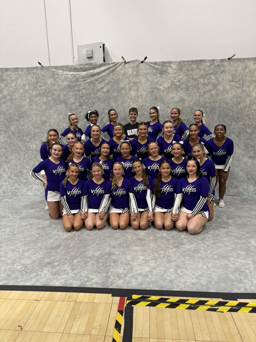 Willis HS Cheer tweet media