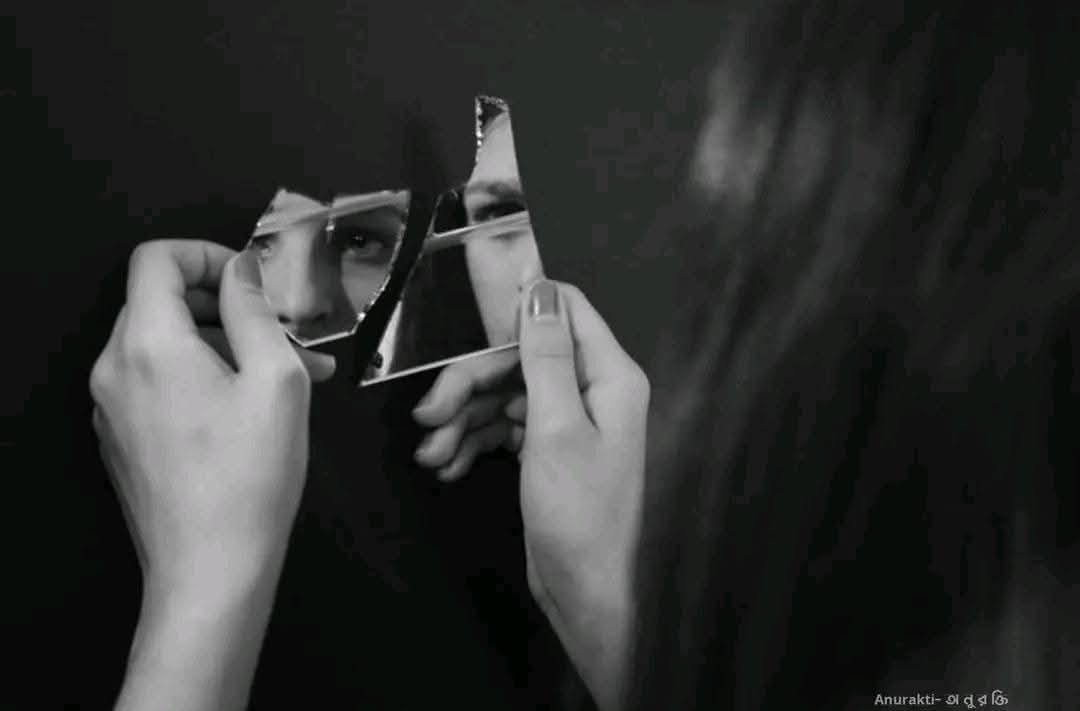 Raima__nor's tweet image. নারীকে ভাঙ্গা সহজ হলেও, জুড়ে দেওয়া অতটা সহজ না। কারণ তারা অন্যের দ্বারা ভাঙ্গে ঠিকই, তবে অন্যের দ্বারা জুড়ে না। বরং, ভেঙে যাওয়ার পর নিজের মতো করে বাঁচে নিরবতায়, একাকী, নিঃসঙ্গতায়! কারণ, সে ভাঙ্গার আগে তার সর্বোচ্চ দিয়ে চেষ্টা করে তাকে যেন ভাঙ্গা না হয়।