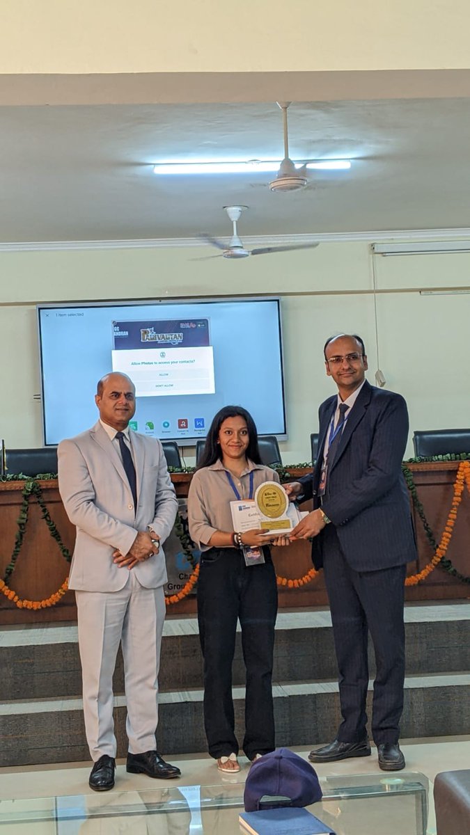 USET144533's tweet image. What a proud moment!

Our 1st-year student, Vaani (Lamrin Tech Skills University Punjab , USET , Batch 2025), has secured 1st Place and a ₹6000 cash prize in the 'Poster Bid' event at CGC Landran.
Congratulations, Vaani! 🥇

#LTSU #StudentSuccess #Winner #PosterBid #CGClandra