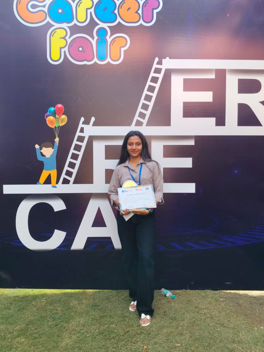 USET144533's tweet image. What a proud moment!

Our 1st-year student, Vaani (Lamrin Tech Skills University Punjab , USET , Batch 2025), has secured 1st Place and a ₹6000 cash prize in the 'Poster Bid' event at CGC Landran.
Congratulations, Vaani! 🥇

#LTSU #StudentSuccess #Winner #PosterBid #CGClandra