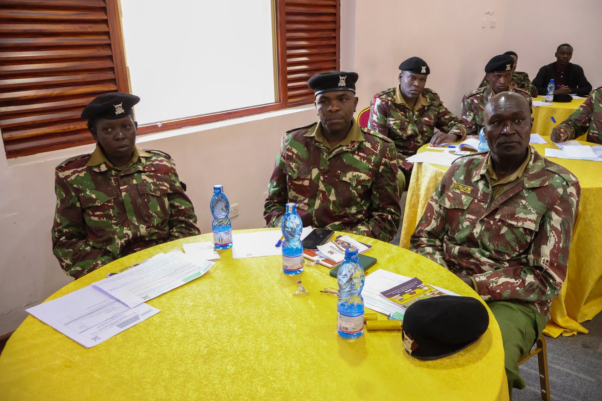 Midrifthurinet's tweet image. The training on Peacebuilding and Conflict Transformation emphasized that, for Police Monitors, the key takeaway is the need to evolve as adaptive leaders through strategic collaboration, digital literacy, and deep community engagement. 

New concepts, such as digital…