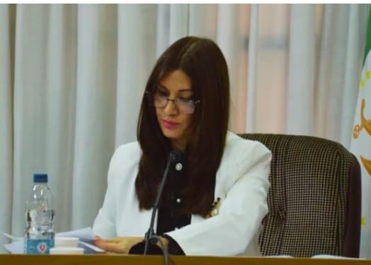 EnzoIvanMart's tweet photo. Se hizo justicia por CECILIA STRZYZOWSKI QEPD🕊️ 
pero nadie va a hablar de lo hermosa que es esta mujer?! Elegancia, fineza, actitud y 100% profesional ❤️ mis respetos su señoría #justiciaPorCecilia #juezaDollyFernandez #Argentina
                 https://t.co/yGpRRhKFhV https://t.co/qtxBr4021w