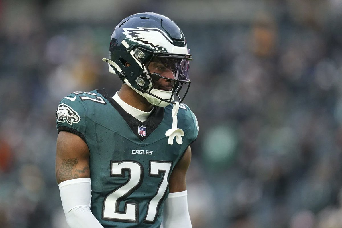 Quinyon Mitchell in coverage tonight

- 4 targets
- 1 PBU
- 0 catches allowed
- 39.6 passer rating allowed

He was perfect 🔒