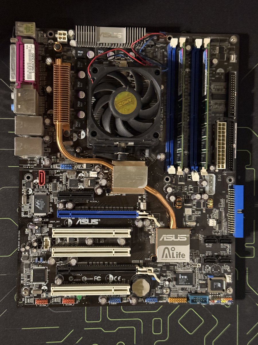 xsfugger's tweet photo. @PatriotMemory
 @ShannonRobb
I Just fired up some vintage PC3200 DDR (PSD1G400) from the 2003 Signature Line drop — Check the serial numbers. 

Running sweet in an ASUS A8N32-SLI Deluxe paired with a rare AMD FX-57 Engineering Sample. 

Waiting on PCI SLI cards to arrive for the full dual-GPU glory. 

Thanks for keeping the OG Patriot spirit alive!  
#RetroRAM #PatriotMemory #Socket939 #Asus